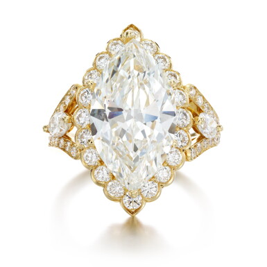 View full screen - View 1 of Lot 242. Diamond ring .