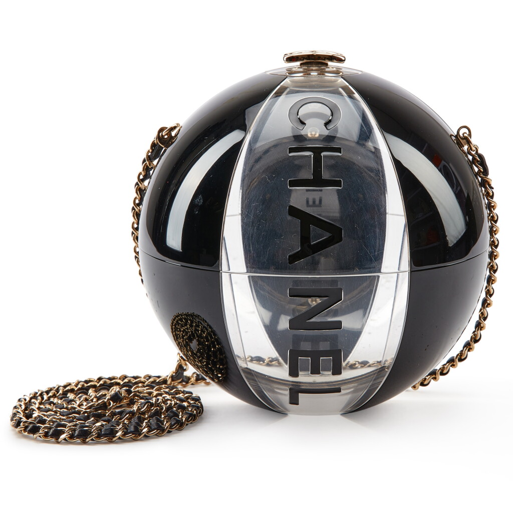 Voir en plein écran - Voir 1 du lot 5652. Limited Edition Black and Clear Lucite Beach Ball Bag Pale Gold Hardware.