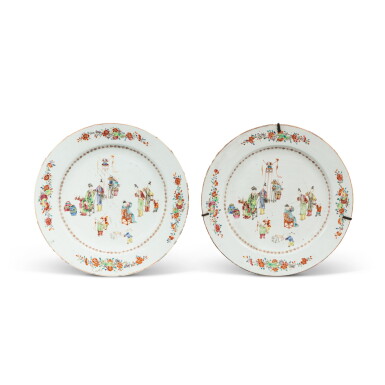 View full screen - View 1 of Lot 160. Two large famille-rose 'children at play' dishes Qing dynasty, 18th century | 清十八世紀 粉彩嬰戲紋大盤一對.