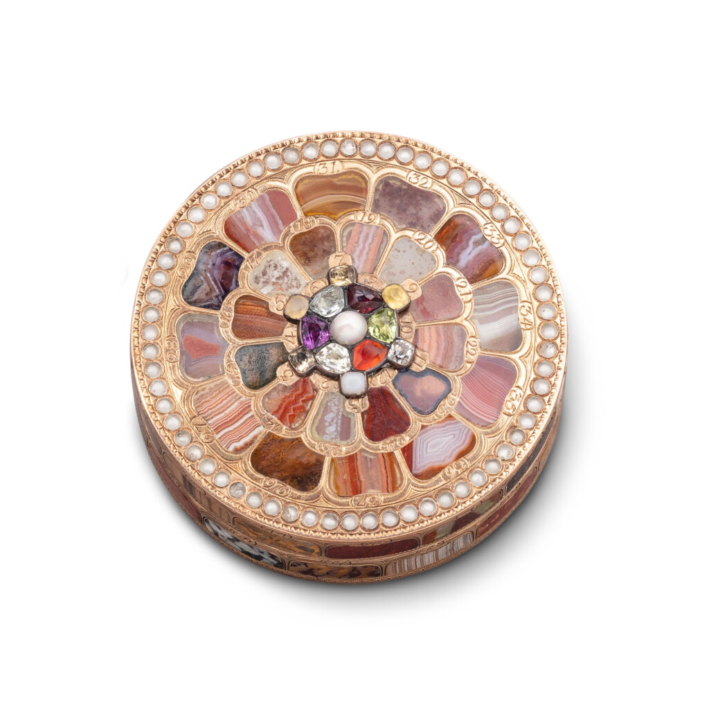 View full screen - View 1 of Lot 1181. A jewelled gold and hardstone ‘Steinkabinett’ bonbonniere, Johann Christian Neuber, Dresden, circa 1780-1785.