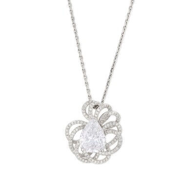 View full screen - View 1 of Lot 37. Lorenz Bäumer | Diamond pendant, 'Soleil' | Pendentif diamants, "Soleil".