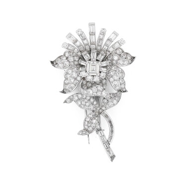 View full screen - View 1 of Lot 30. BROCHE TREMBLEUSE DIAMANTS | DIAMOND 'EN TREMBLANT' BROOCH.