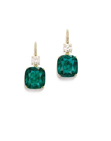 View full screen - View 1 of Lot 1669. Pair of Emerald and Diamond Pendent Earrings | 8.40 及7.95克拉「哥倫比亞」祖母綠 配 鑽石 耳墜一對.