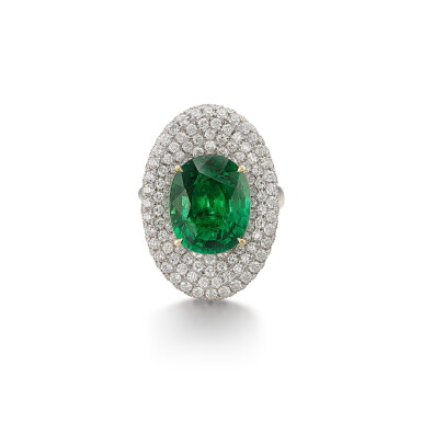 View full screen - View 1 of Lot 585. Tsavorite Garnet and Diamond Ring | 沙弗莱石 配 鑽石 戒指 (沙弗莱石重約8.03克拉).