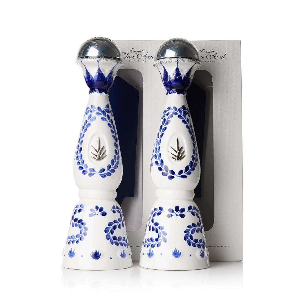 View full screen - View 1 of Lot 3450. Clase Azul Reposado 40.0 abv NV (2 x 1.75 LITRES).