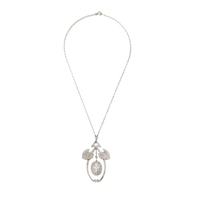 View full screen - View 1 of Lot 17. Collier-pendentif platine et diamants | Platinum and diamond pendant-necklace.