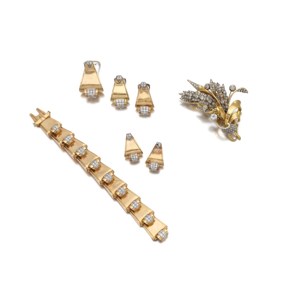 View full screen - View 1 of Lot 58. Diamond brooches and a bracelet |Bracciale e spille in diamanti .