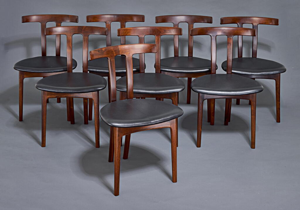 View full screen - View 1 of Lot 623. OLE WANSCHER 奧爾·溫謝爾 | SET OF 8 T-CHAIRS 八組T椅子.