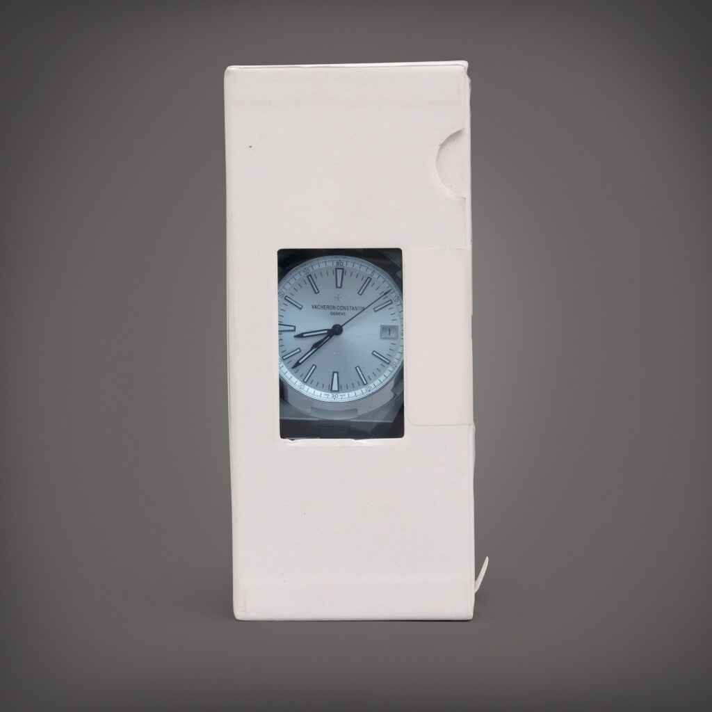 View full screen - View 1 of Lot 627. Reference 4500V/110A-B126 Overseas | A sealed stainless steel automatic wristwatch with date and bracelet, Circa 2022.