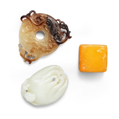 View full screen - View 1 of Lot 152. Three jade and soapstone carvings Qing dynasty, 19th century | 清十九世紀 玉石雕一組三件.