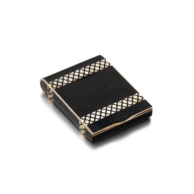 View full screen - View 1 of Lot 52. Boîte à allumettes, or, argent et émail | Gold, silver and enamel match box.