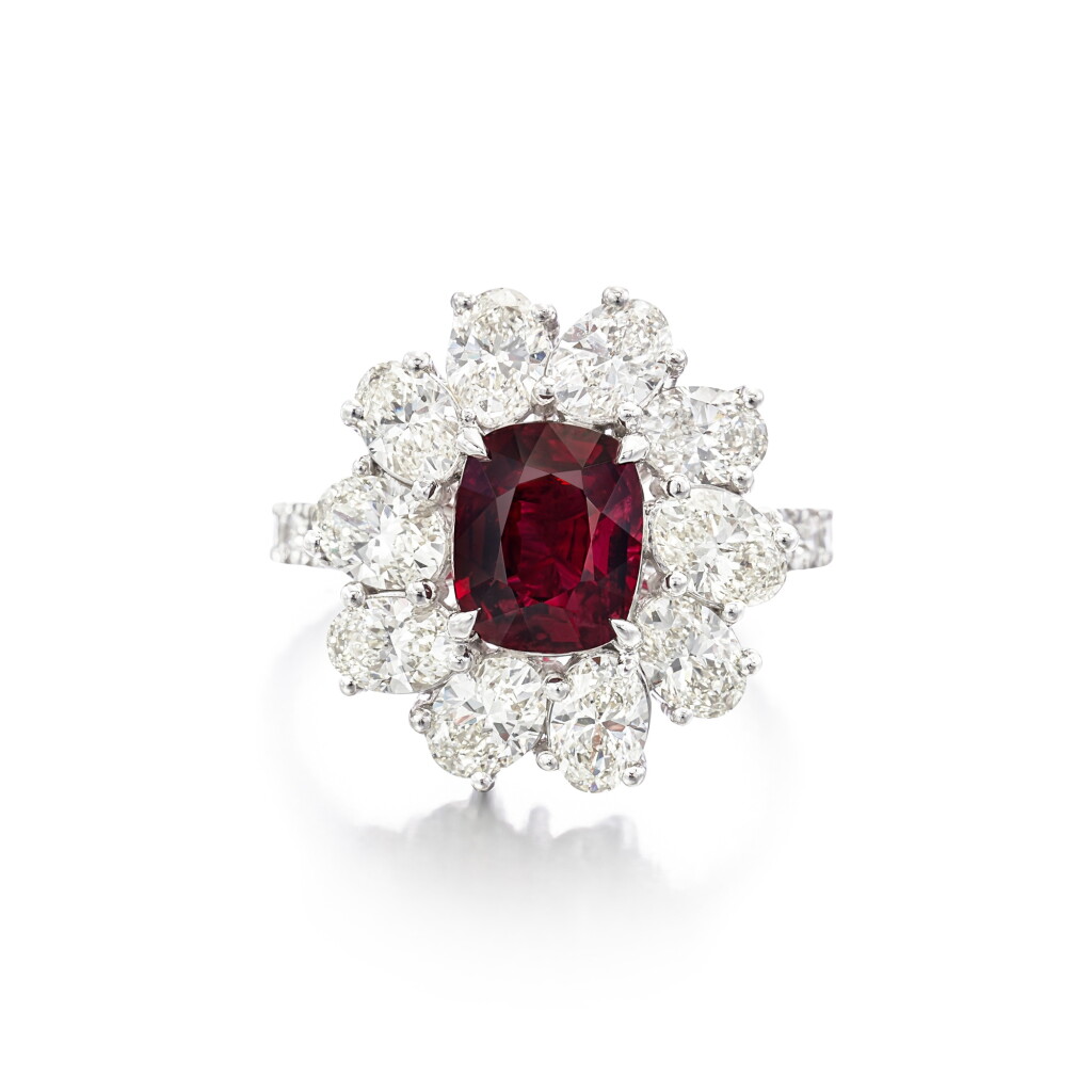 View full screen - View 1 of Lot 2002. Ruby and Diamond Ring | 2.03克拉 天然 「緬甸」未經加熱紅寶石 配 鑽石 戒指.