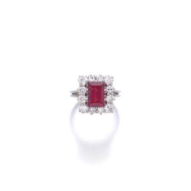 View full screen - View 1 of Lot 925. Ruby and diamond ring .
