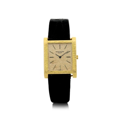 全螢幕檢視 - 查看151PATEK PHILIPPE | REFERENCE 3553 A YELLOW GOLD RECTANGULAR WRISTWATCH, MADE IN 1982的1