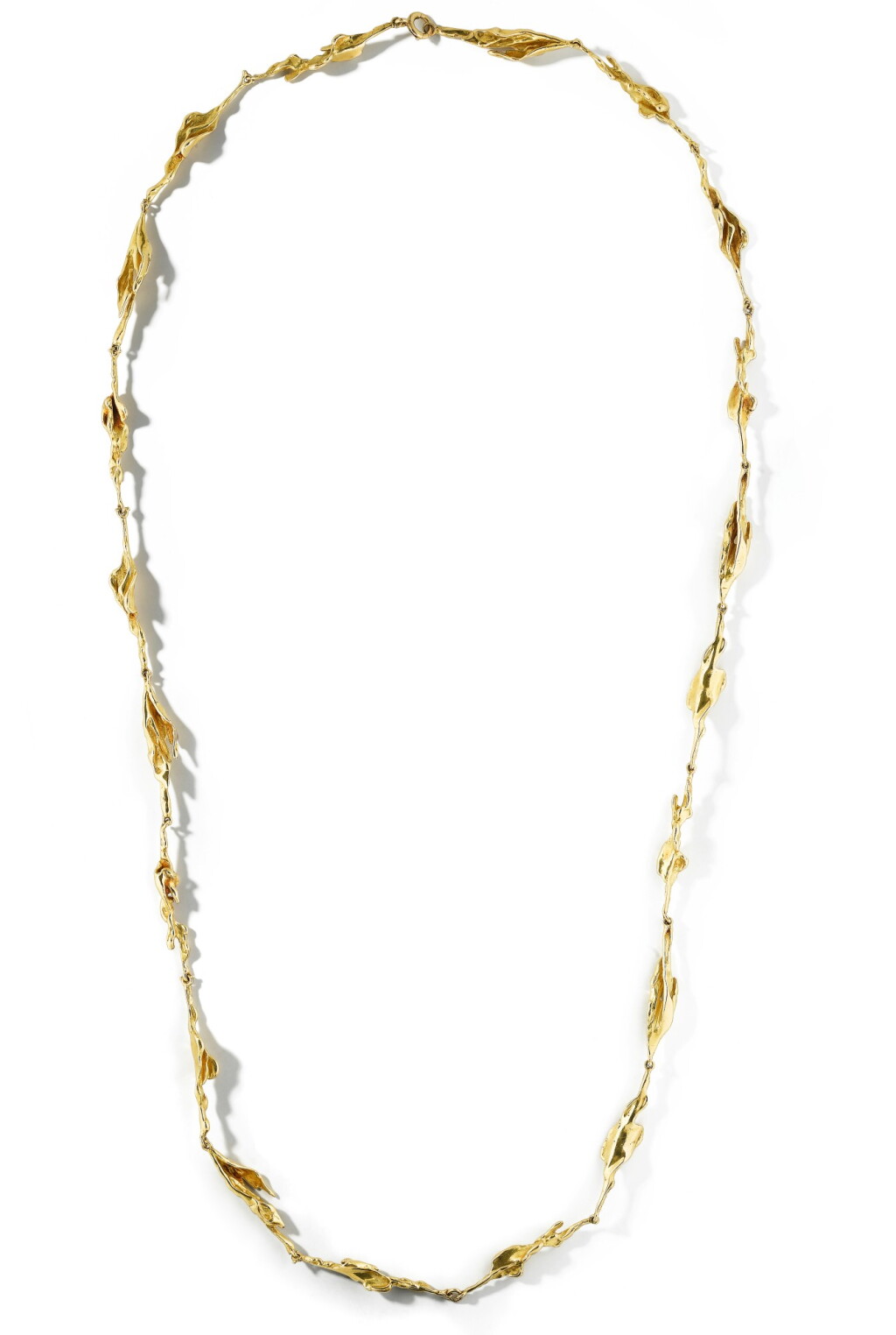 View full screen - View 1 of Lot 322. Sautoir en or | Gold necklace.