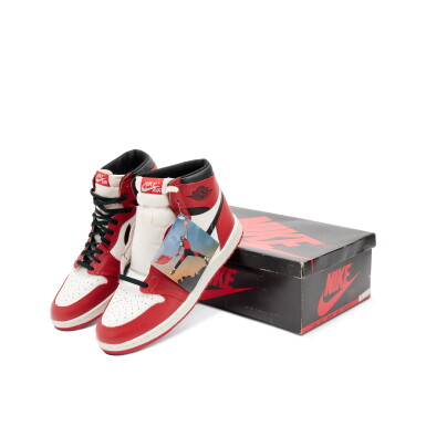 View full screen - View 1 of Lot 70. Nike Air Jordan 1 'Chicago' 1985 | Size 13.