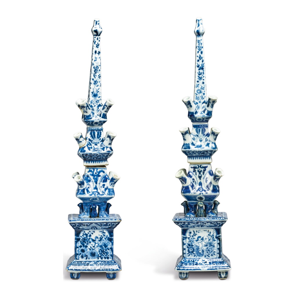 View full screen - View 1 of Lot 473. A RARE PAIR OF CHINESE EXPORT BLUE AND WHITE TULIP VASES, QING DYNASTY, KANGXI PERIOD.