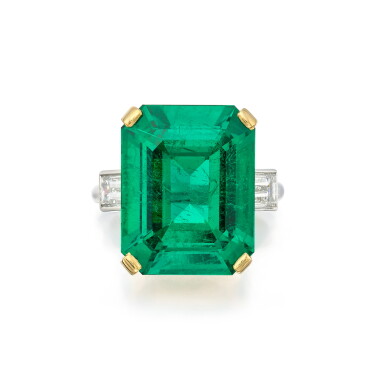 View full screen - View 1 of Lot 62. An Important Emerald and Diamond Ring | 祖母綠及鑽石戒指.