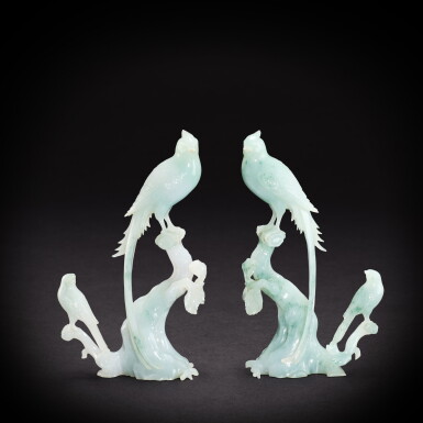 View full screen - View 1 of Lot 3572. A pair of jadeite birds, 20th century | 二十世紀 翠玉鳥一對.