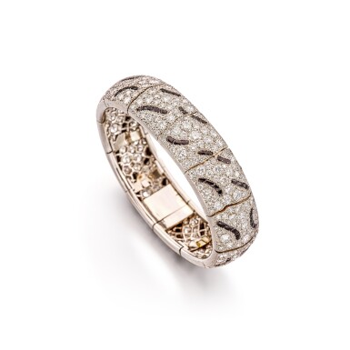 View full screen - View 1 of Lot 315. Onyx and Diamond Bracelet | 縞瑪瑙 配 鑽石 手鏈.