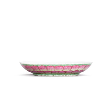 View full screen - View 1 of Lot 9317. A famille-rose 'lotus' dish, Seal mark and period of Xianfeng | 清咸豐 粉彩蓮瓣紋盤 《大清咸豐年製》款.