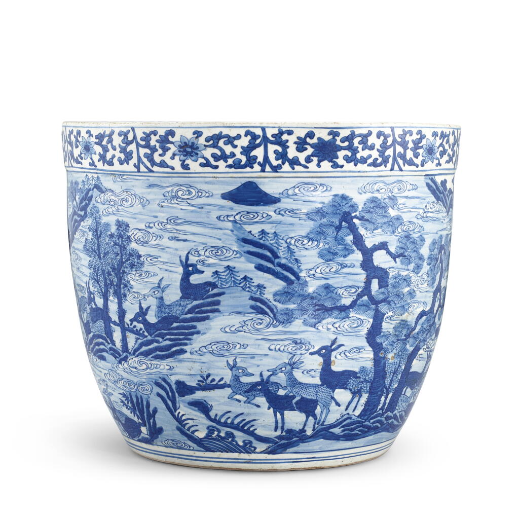 View full screen - View 1 of Lot 6906. A large blue and white ‘hundred deer’ jardinière, Ming dynasty, Wanli period 明萬曆 青花百鹿缸.
