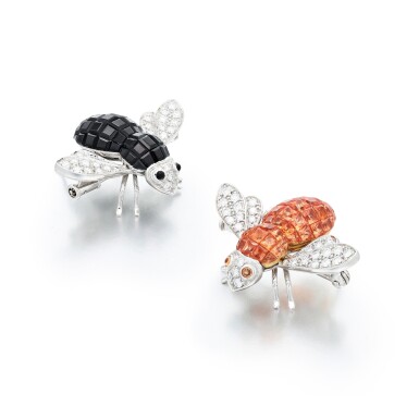 View full screen - View 1 of Lot 220. Paire de broches pierres de couleur et diamants.