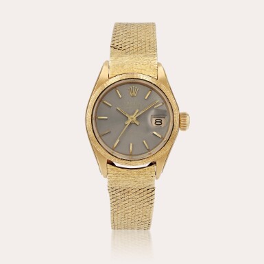 View full screen - View 1 of Lot 403. Datejust, reference 6903 Montre bracelet en or jaune avec date | Yellow gold wristwatch with date and bracelet Vers 1973 | Circa 1973.