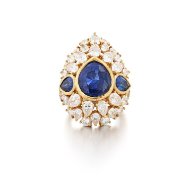 View full screen - View 1 of Lot 194. Bague saphir et diamant | Sapphire and diamond ring.