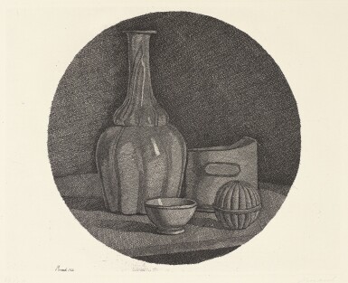 View full screen - View 1 of Lot 111. GIORGIO MORANDI | GRANDE NATURA MORTA CIRCOLARE CON BOTTIGLIA E TRE OGGETTI (VITALI 113).