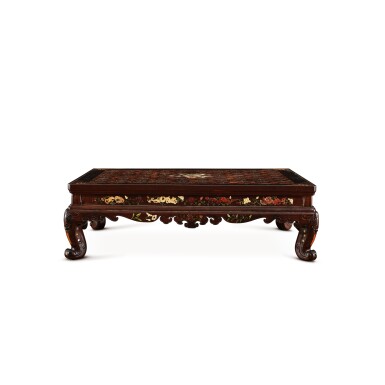 View full screen - View 1 of Lot 3627. A hardstone-inlaid zitan low table, kangzhuo, Qing dynasty, Kangxi period | 清康熙 紫檀百納鑲面百寶嵌螭龍花卉紋高束腰炕桌.