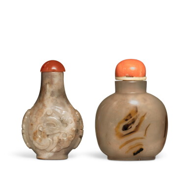 View full screen - View 1 of Lot 758. A group of two hardstone snuff bottles, Qing dynasty, 19th century | 清十九世紀 硬石鼻煙壺一組兩件.