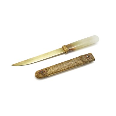 View full screen - View 1 of Lot 311. A gem-inlaid gold scabbard and jade-handled gold hunting knife, 17th - 18th century 十七至十八世紀 金嵌寶石鞘玉柄金佩刀.