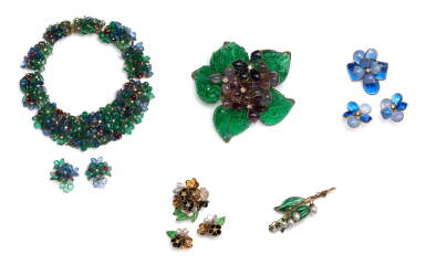 View full screen - View 1 of Lot 1091. Set of 5 Various Gripoix Jewellery, c. (1970-80).
