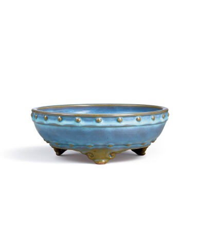 View full screen - View 1 of Lot 3617. An exceptional Junyao lavender-glazed narcissus bowl, Early Ming dynasty | 明初 鈞窰天藍釉鼓釘三足水仙盆 「二」字款.
