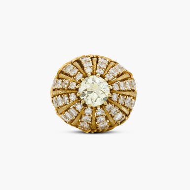 View full screen - View 1 of Lot 204. Diamond Ring .