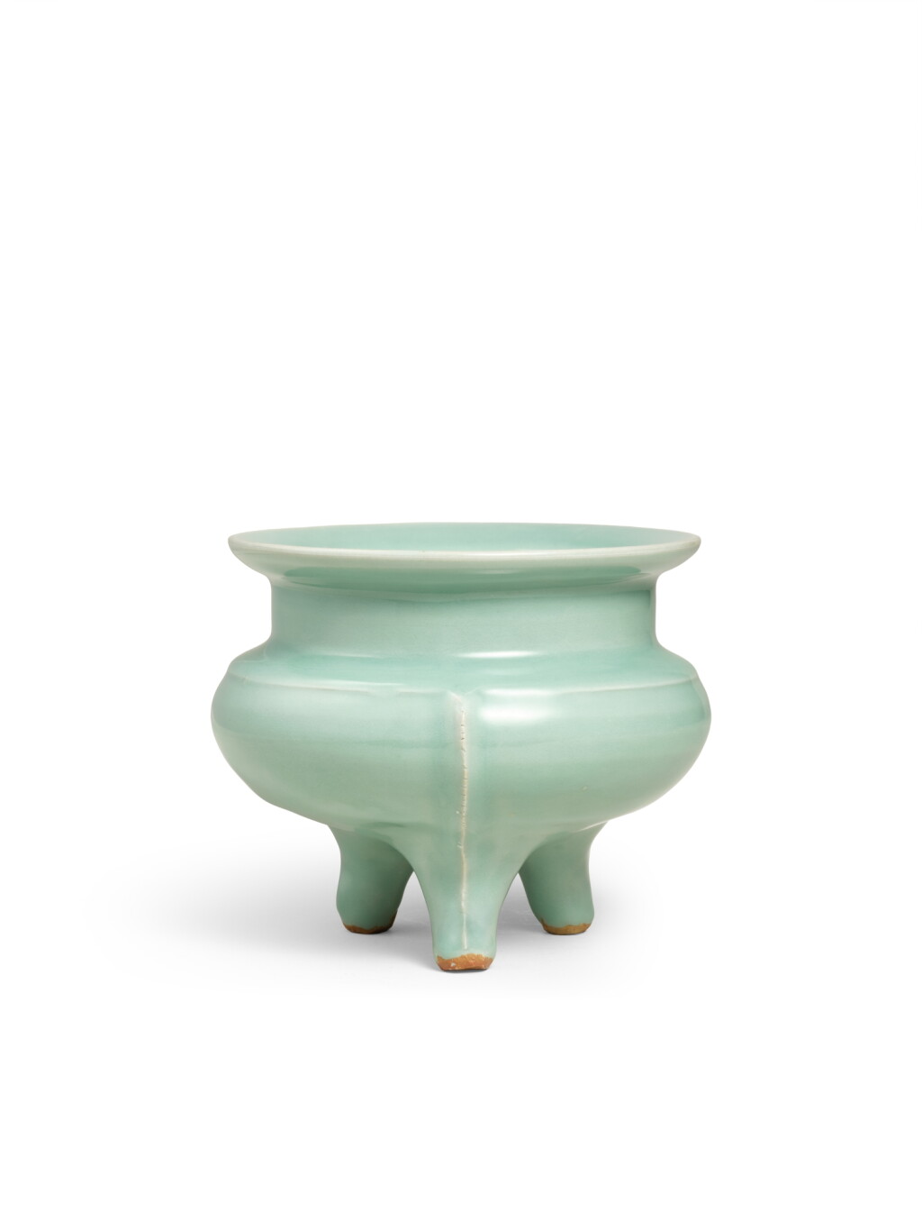 View full screen - View 1 of Lot 5001. An heirloom Longquan celadon tripod incense burner, Southern Song dynasty | 南宋 龍泉青釉鬲式爐.