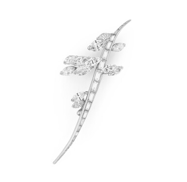 View full screen - View 1 of Lot 98. Broche diamants | Diamond brooch.