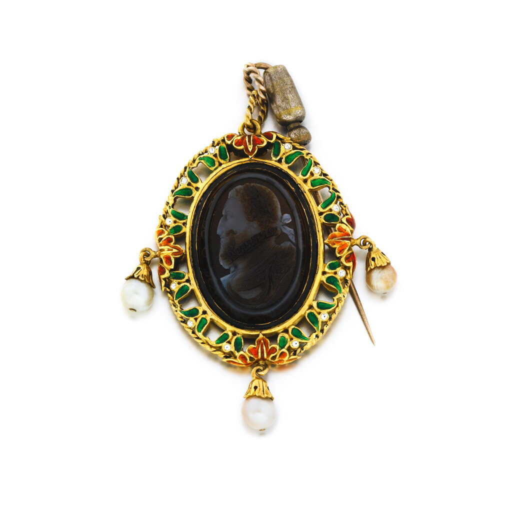 View full screen - View 1 of Lot 1038. A Neo-Renaissance gold-mounted agate cameo pendant with the profile of Charles V of Spain (1500-1558), Holy Roman Emperor, late 19th century.