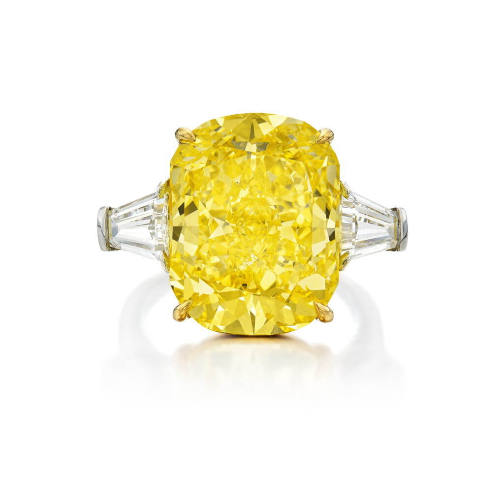 View full screen - View 1 of Lot 120. Fancy Vivid Yellow Diamond and Diamond Ring 寶格麗 | 12.51克拉 艷彩黃色鑽石 配 鑽石 戒指.