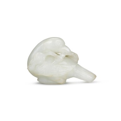 View full screen - View 1 of Lot 52. A small white jade goose, Qing dynasty, 17th/18th century | 清十七/十八世紀 白玉鵝.