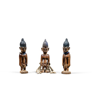 View full screen - View 1 of Lot 181. Trois statuettes Ibeji, Yoruba, Nigeria | Three Ibeji Figures, Yoruba, Nigeria.