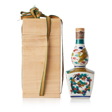 View full screen - View 1 of Lot 8188. Suntory Blended Whisky Ceramic Decanter "瓢型瑞鶴草花丸文瓶" 43.0 abv NV (1 BT50).