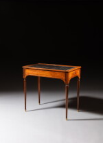 Table à écrire en acajou et bronze doré, vers 1778, estampille de Pierre Denizot, commandée par le comte d'Artois pour le Pavillon de Bagatelle