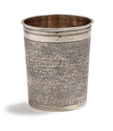 View full screen - View 1 of Lot 518. A "snakeskin" parcel-gilt silver beaker, Daniel Harnister, Strasburg, circa 1670 | Timbale "peau de serpent" en argent et vermeil par Daniel Harnister, Strasbourg, vers 1670.