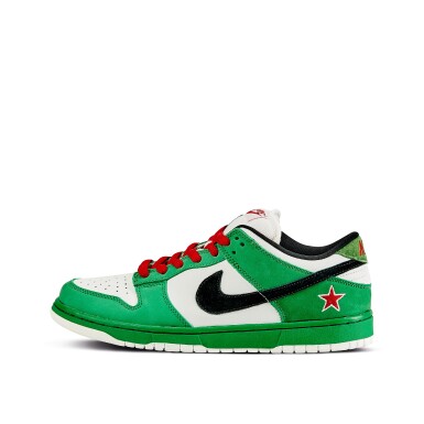 View full screen - View 1 of Lot 8604. Nike SB Dunk Low Pro 'Heineken' | Size 10.5.