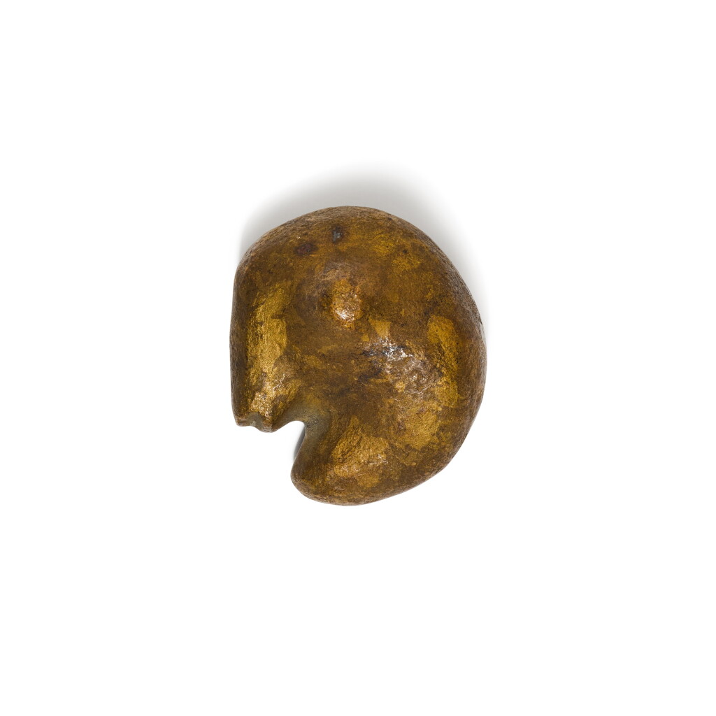 Voir en plein écran - Voir 1 du lot 46. Petite tête de mort (profil d'homme).