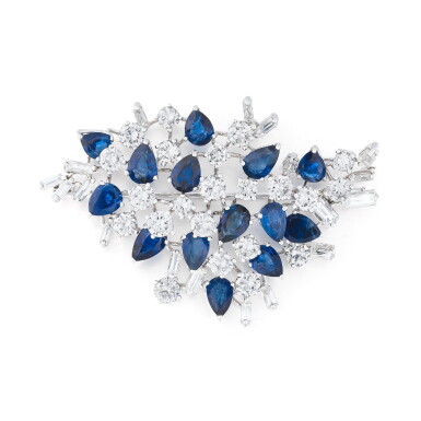 View full screen - View 1 of Lot 489. Broche saphirs et diamants | Sapphire and diamond brooch.