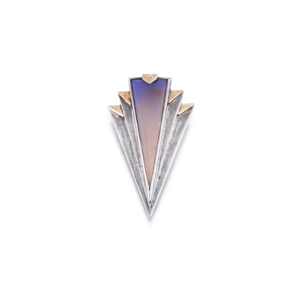 View full screen - View 1 of Lot 61. Broche agate, or et argent | Agate gold and silver brooch.