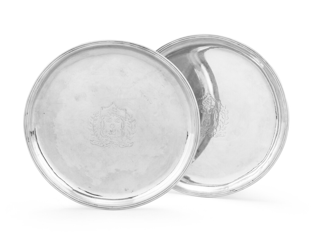 View full screen - View 1 of Lot 103. A pair of circular silver trays, Guillaume Tillet, Bordeaux, 1735-1738 | Paire de plateaux ronds en argent par Gabriel Tillet, Bordeaux, 1735-1738.